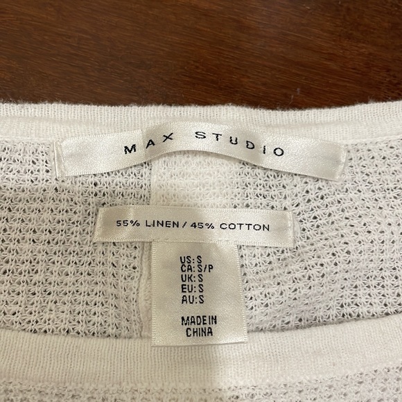 Max Studio White linen top with button back - Picture 3 of 5